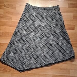 Gray Plaid Women's Asymmetrical Wool Skirt With Pockets